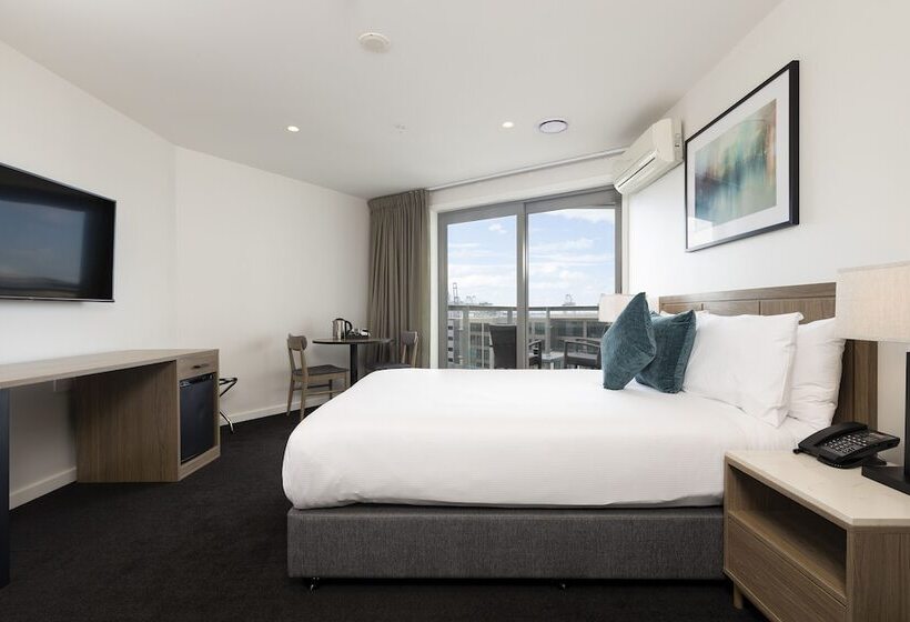 Номер Deluxe с Балконом, Nesuto Stadium