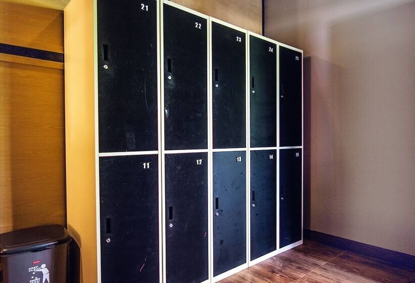 سرير فى غرفة مشتركه, Restu Bali