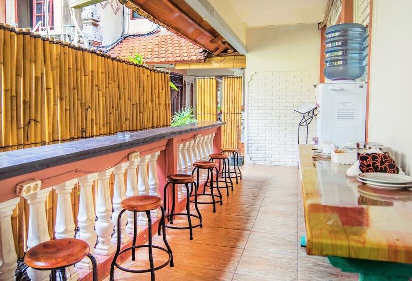 سرير فى غرفة مشتركه, Restu Bali