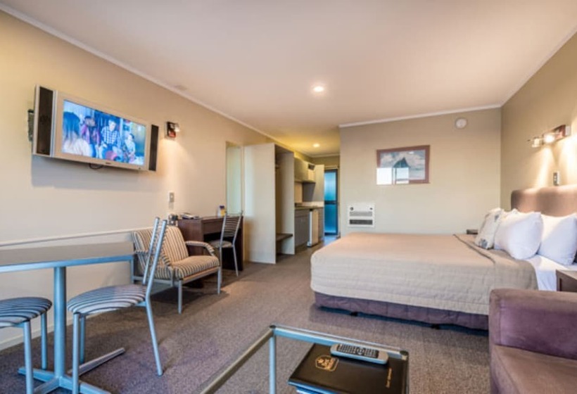 标准工作室, Sails On The Lake