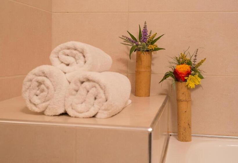 اتاق استاندارد با چشمانداز دریا, Sunrise Resort