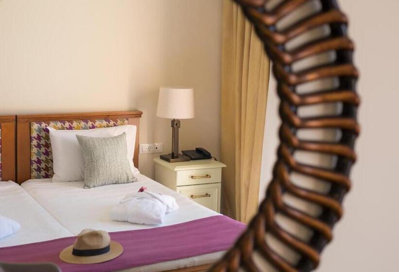 اتاق استاندارد با چشمانداز دریا, Sunrise Resort