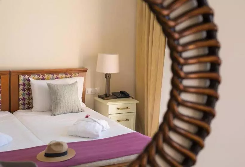 اتاق استاندارد با چشم‌انداز دریا, Sunrise Resort