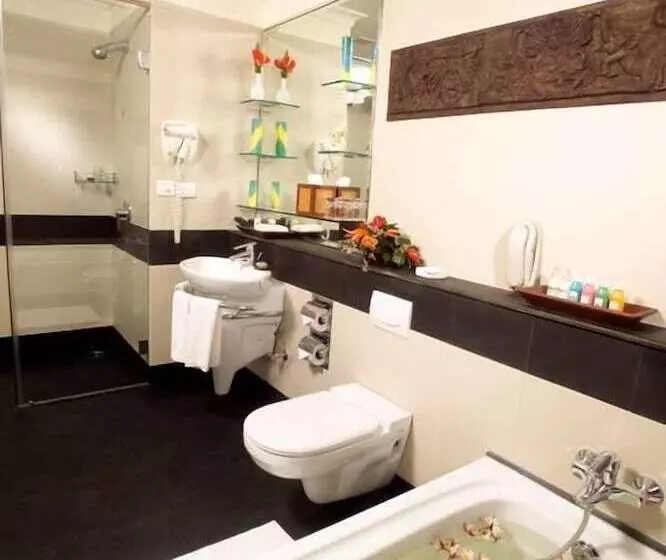 レイクビューデラックスルーム, The Zuri Kumarakom  Kerala Resort & Spa