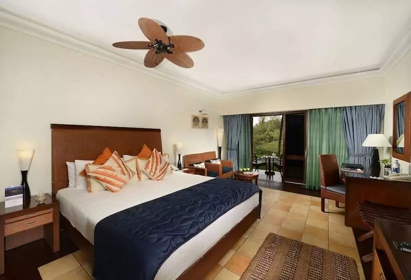 レイクビューデラックスルーム, The Zuri Kumarakom  Kerala Resort & Spa