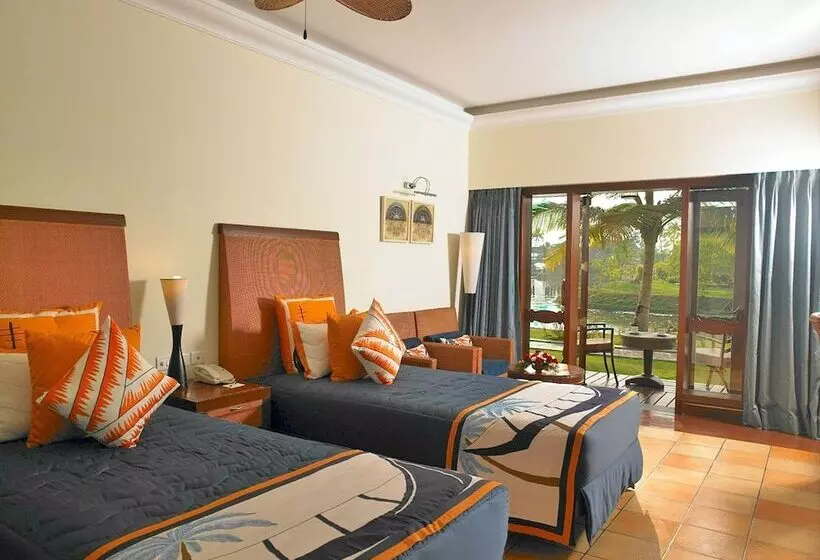 レイクビューデラックスルーム, The Zuri Kumarakom  Kerala Resort & Spa