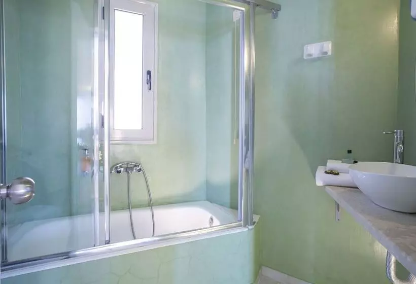 オーシャンビュースイート, Red Tower Hotel Lefkada