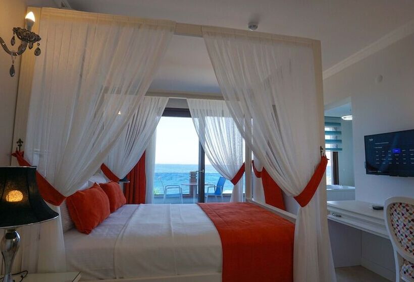 オーシャンビューのロマンティックルーム, Cunda Rota Seaside