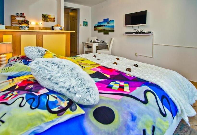 سوییت سوپریور با چشم‌انداز دریا, Apartments Softic