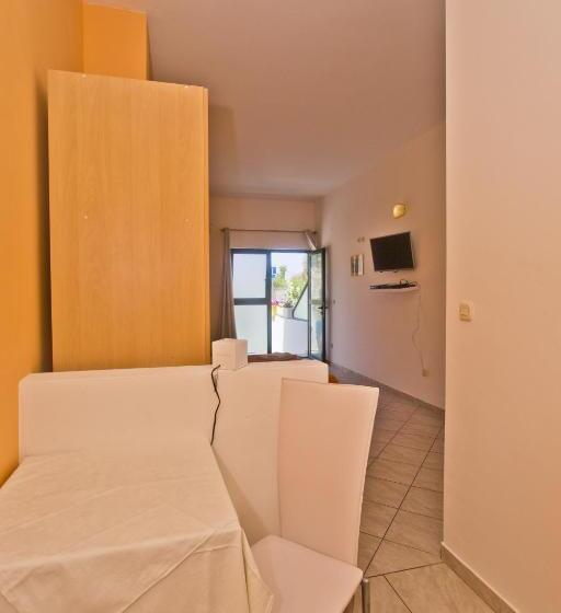 استودیو استاندارد با چشم‌انداز باغ, Apartments Softic