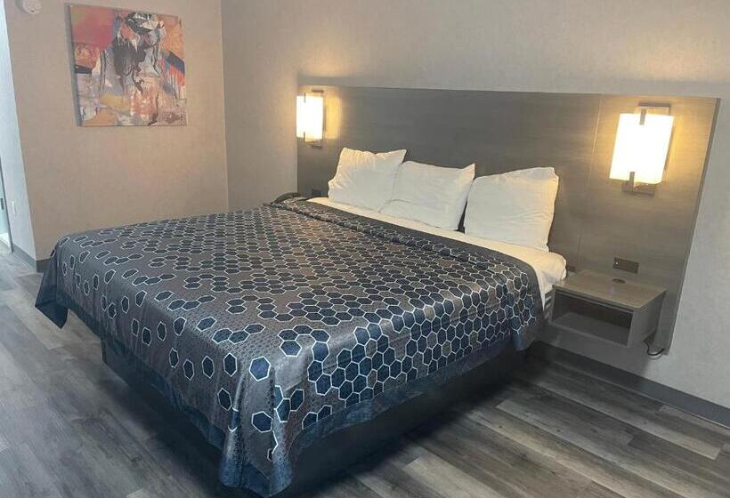 豪华工作室, The Wayne Inn