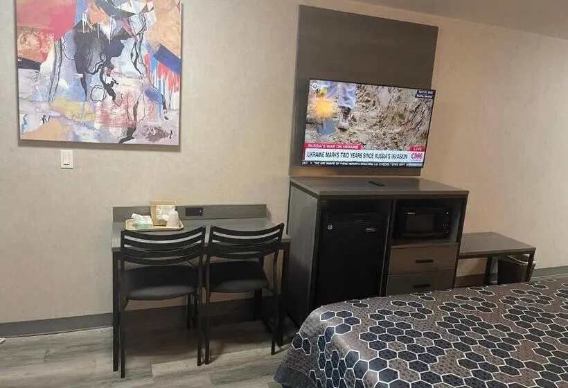 デラックススタジオ, The Wayne Inn