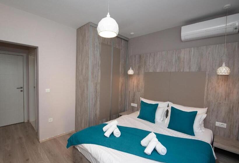 اتاق استاندارد با بالکن, Zaro Apartments