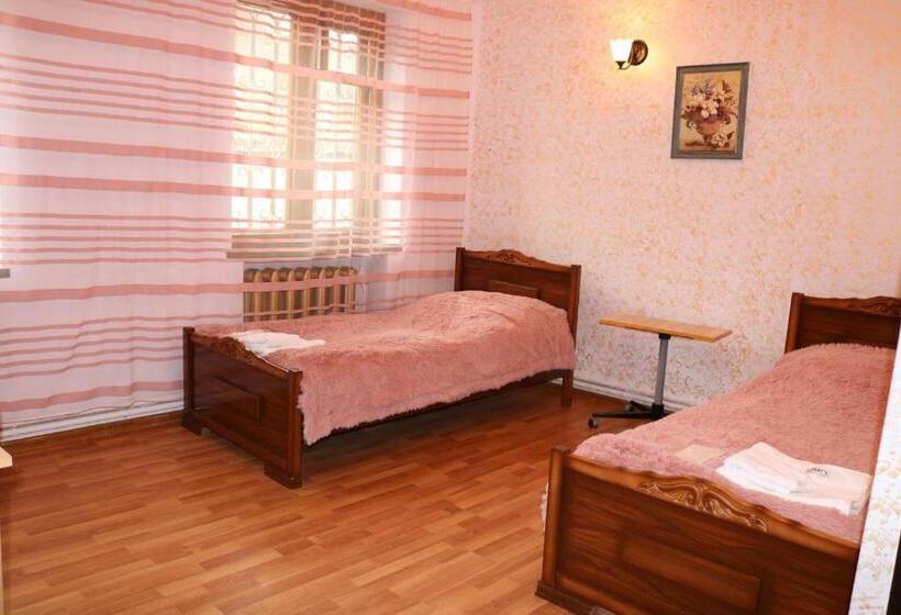 اتاق اکونومی, 333