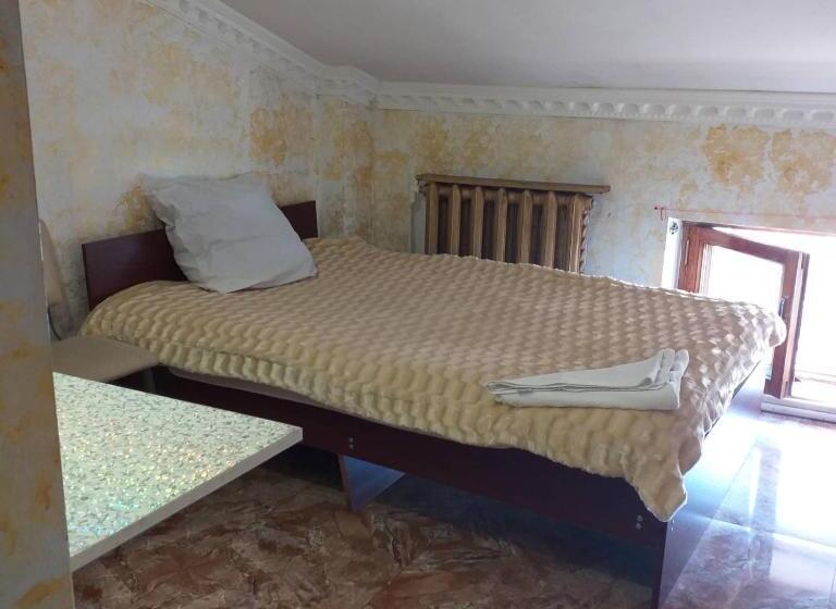 اتاق استاندارد یک نفره, 333