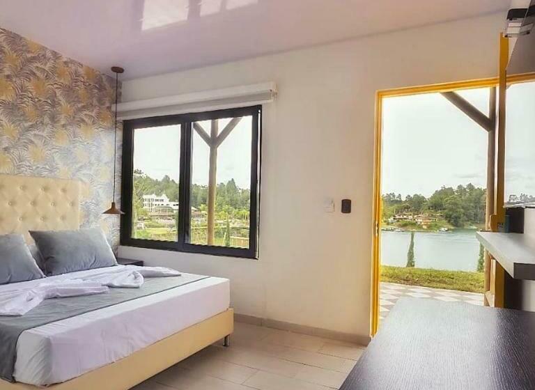 סוויטת ג'וניור, Aguas Abiertas