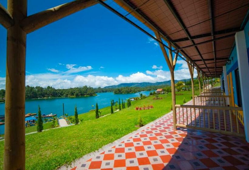 סוויטת ג'וניור, Aguas Abiertas