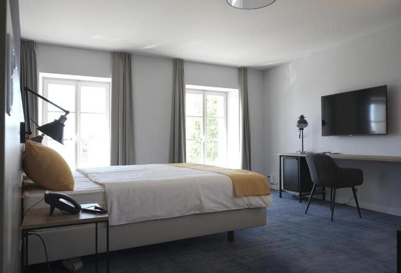 Suite with lake view, Boutique Hôtel De L Ecu Vaudois