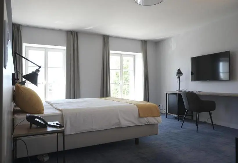 Suite with lake view, Boutique Hôtel De L Ecu Vaudois