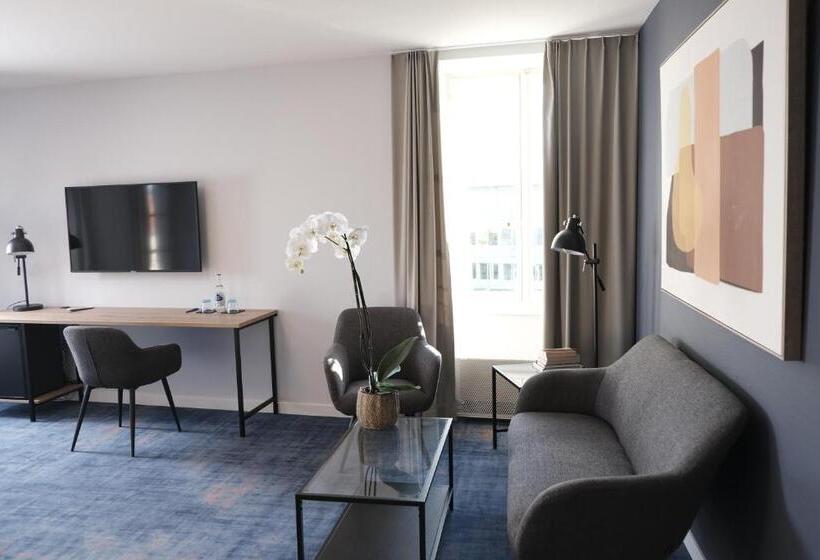 Suite with lake view, Boutique Hôtel De L Ecu Vaudois