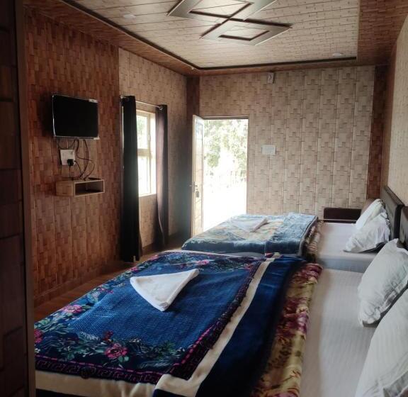 豪华家庭房间, Dev Bhoomi Resort