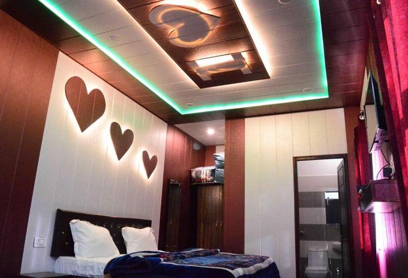 带山景的高级间, Dev Bhoomi Resort