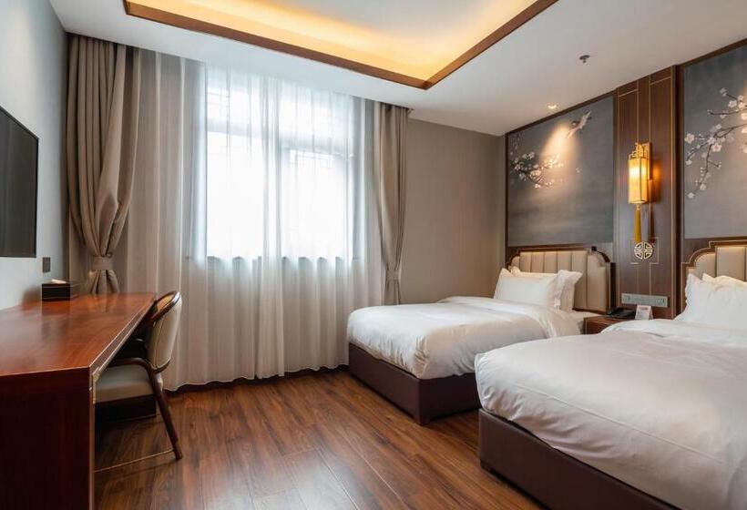 Quarto Superior, Pierr Palace