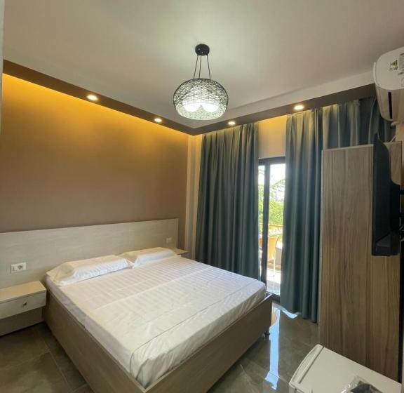 豪华房间, Qetesia Te Indriti