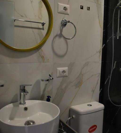 豪华房间, Qetesia Te Indriti