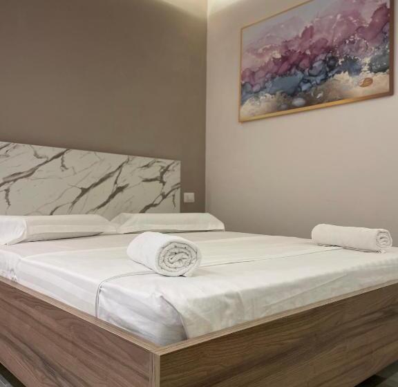 豪华套房, Qetesia Te Indriti