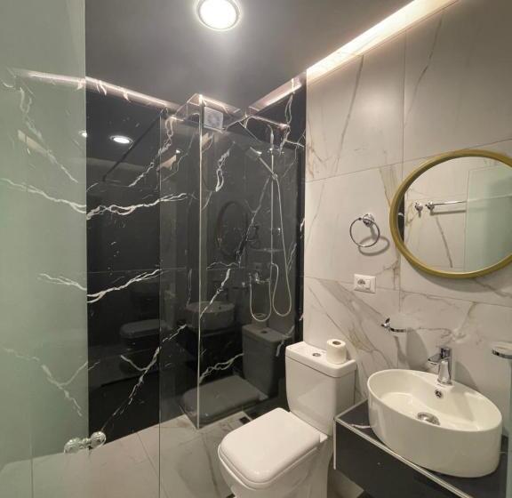 豪华套房, Qetesia Te Indriti