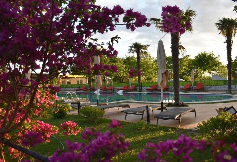 豪华套房, Qetesia Te Indriti