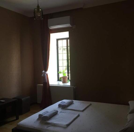 اتاق استاندارد, Varga Kvareli