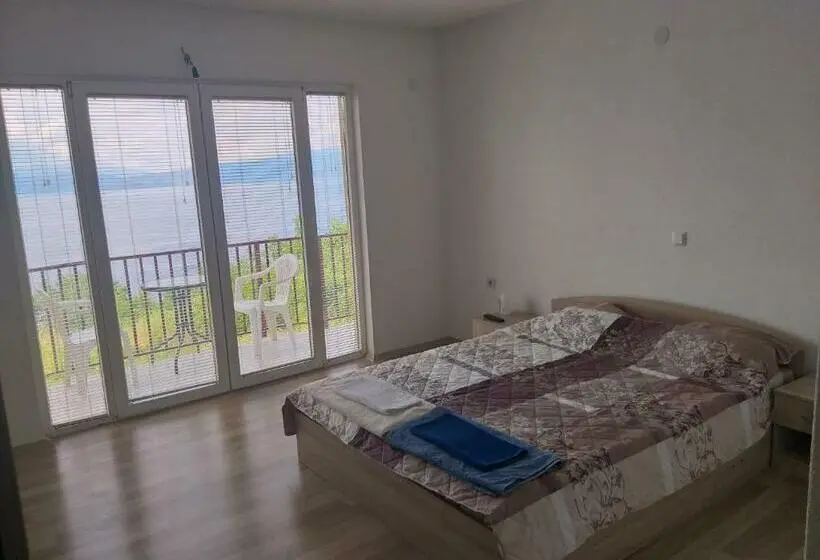 اتاق استاندارد با بالکن, Risteski Guest House