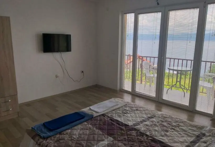 اتاق استاندارد با بالکن, Risteski Guest House