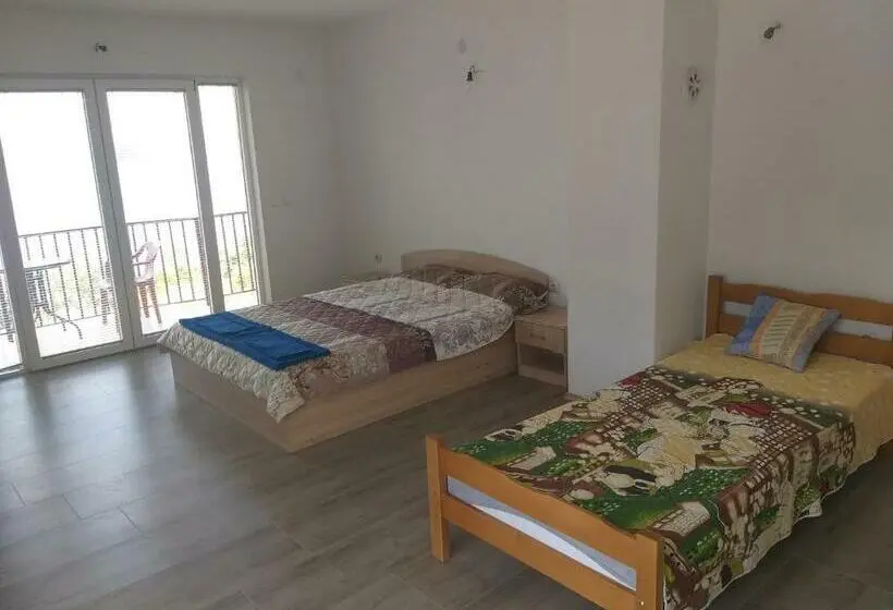 اتاق استاندارد با بالکن, Risteski Guest House