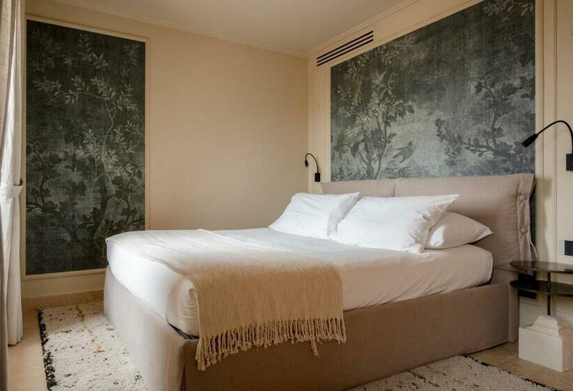 חדר דלוקס, Nordelaia