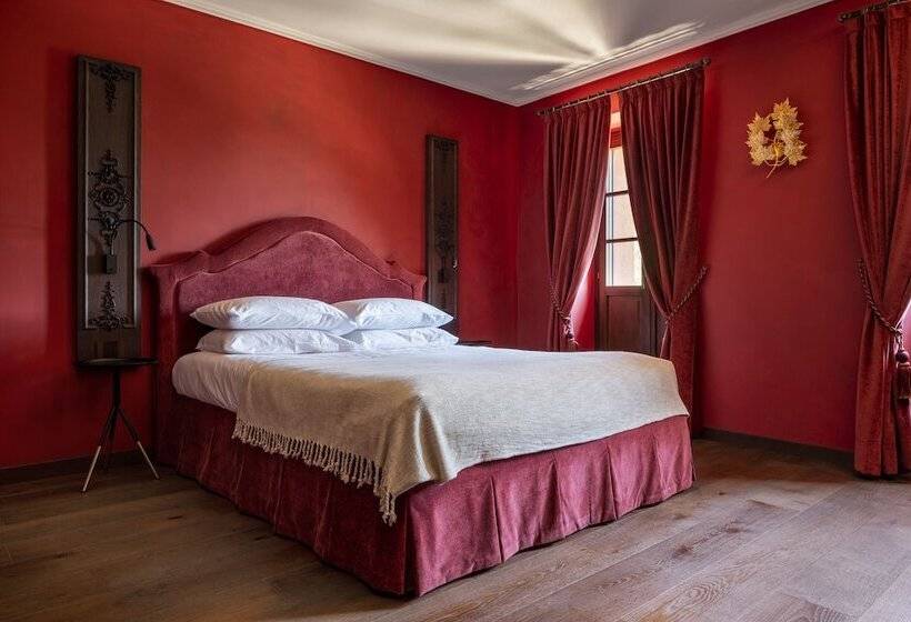 חדר דלוקס, Nordelaia