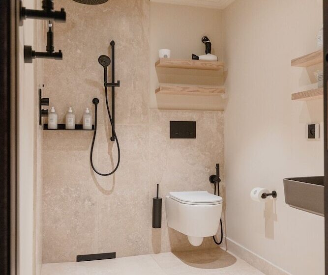 חדר דלוקס, Nordelaia