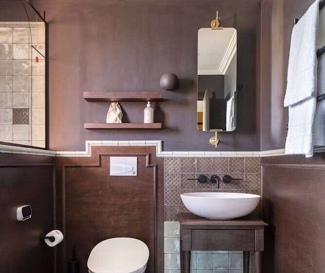 סוויטת ג'וניור, Nordelaia