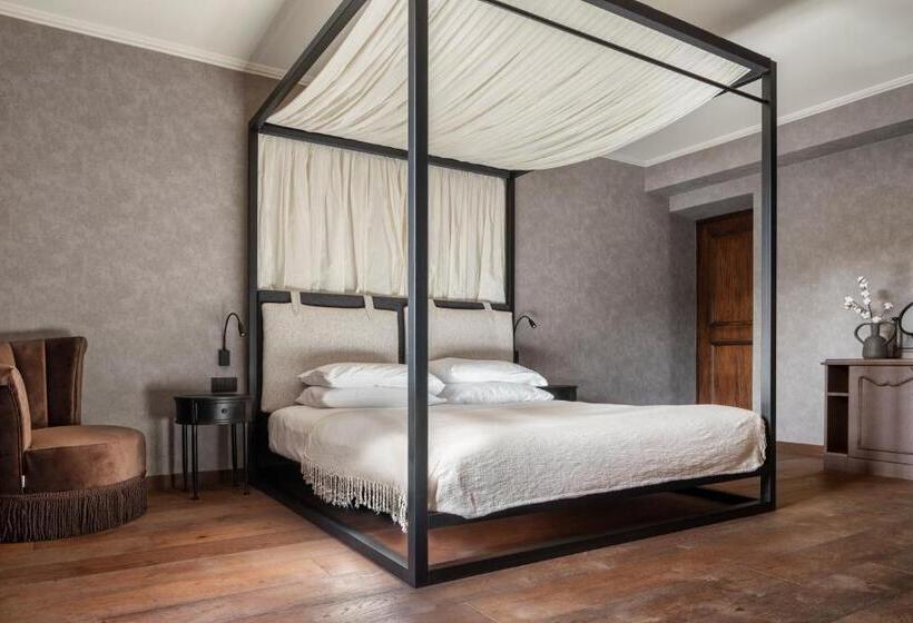 סוויטת ג'וניור, Nordelaia