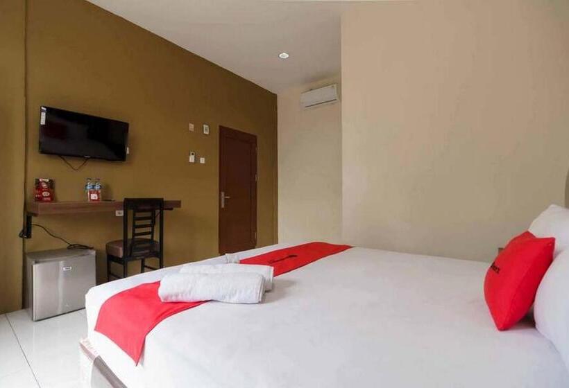 Номер Стандарт, Reddoorz Near Rs Adam Malik Medan 2