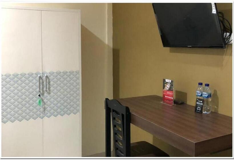 Номер Стандарт, Reddoorz Near Rs Adam Malik Medan 2