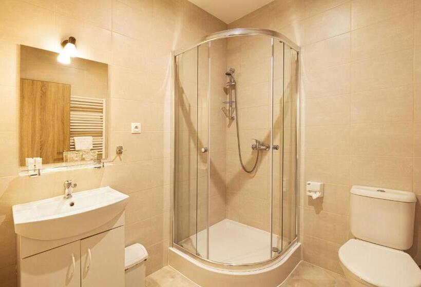 Номер Стандарт, Royal M