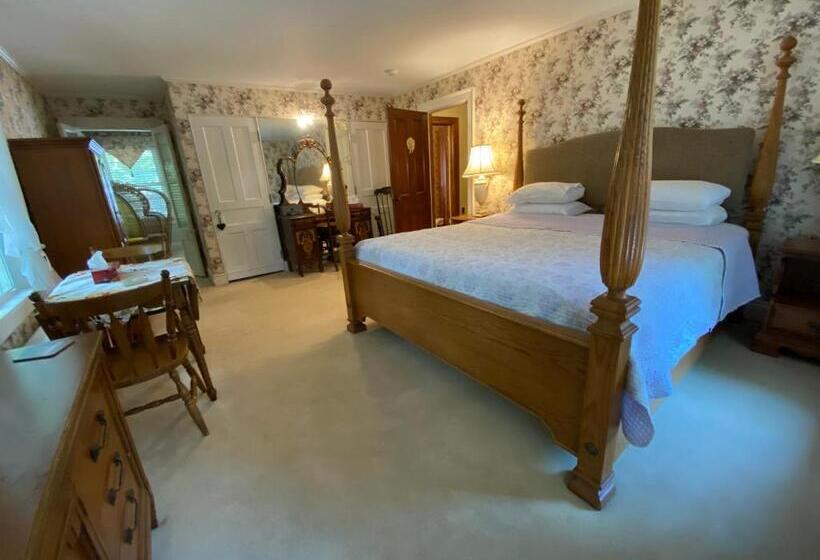 מיטת קינג בסוויטה, Bernard Gray Hall Bed And Breakfast