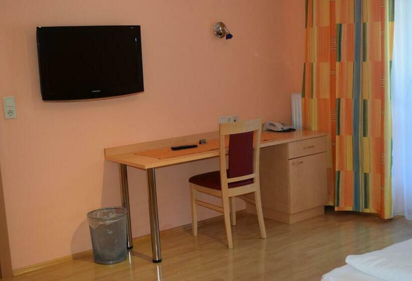 חדר משפחתי, Gasthof Hotel Schmied