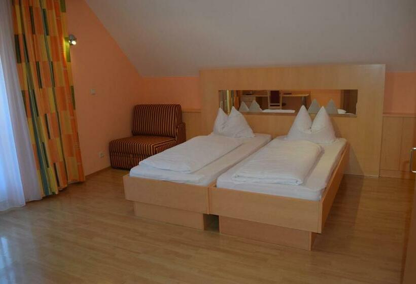 חדר משפחתי, Gasthof Hotel Schmied