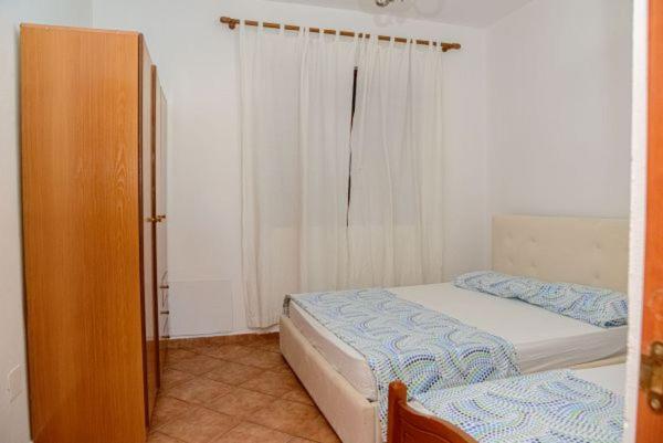 דירת חדר נוף לים, Aurora