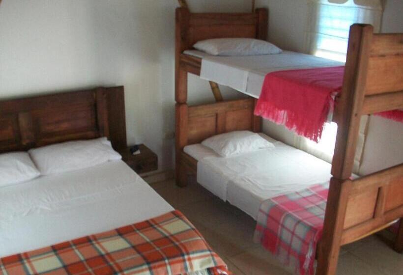 スタンダード4人部屋, El Ganadero