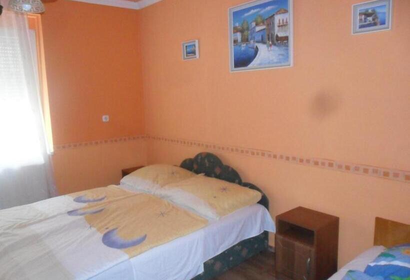 إستوديو قياسى, Emese Apartman